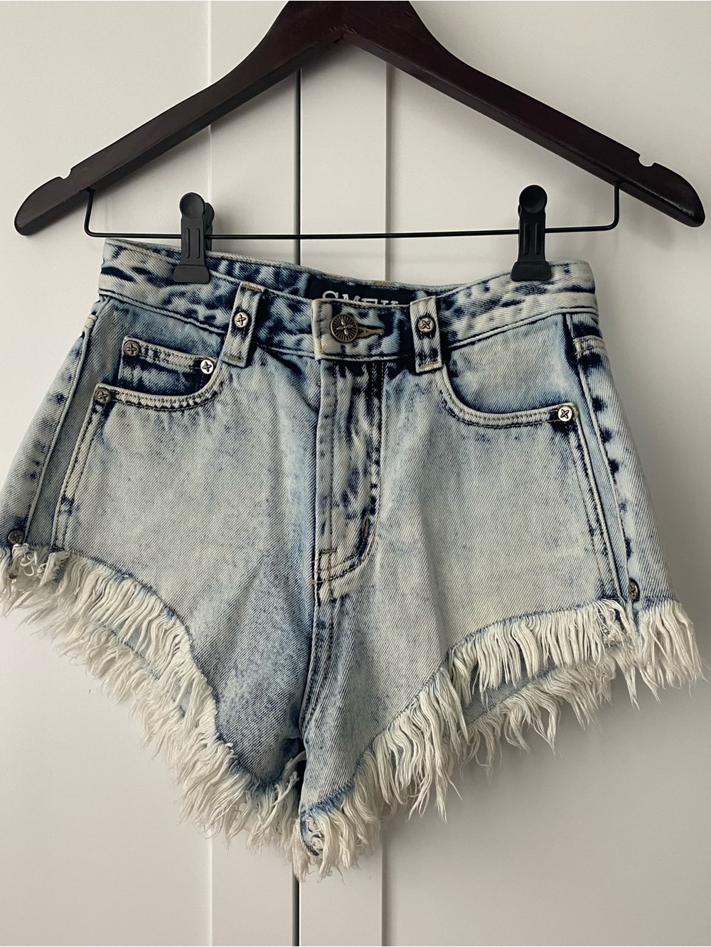 Frayed Hem Light Wash Denim Shorts
